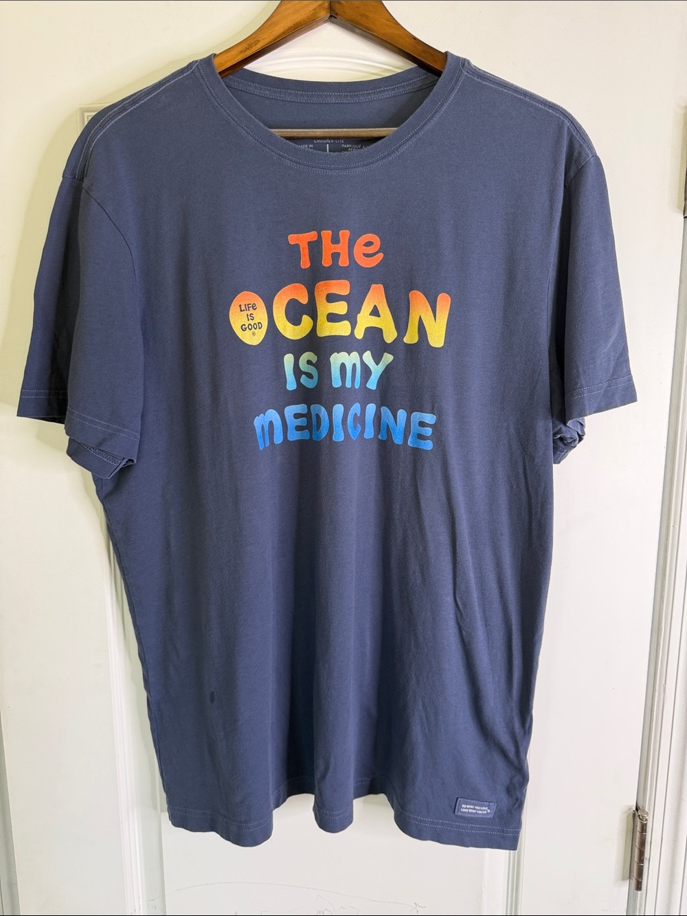 Life Is Good Blue “Crusher” T Shirt”The Ocean Is My Medicine” Size L